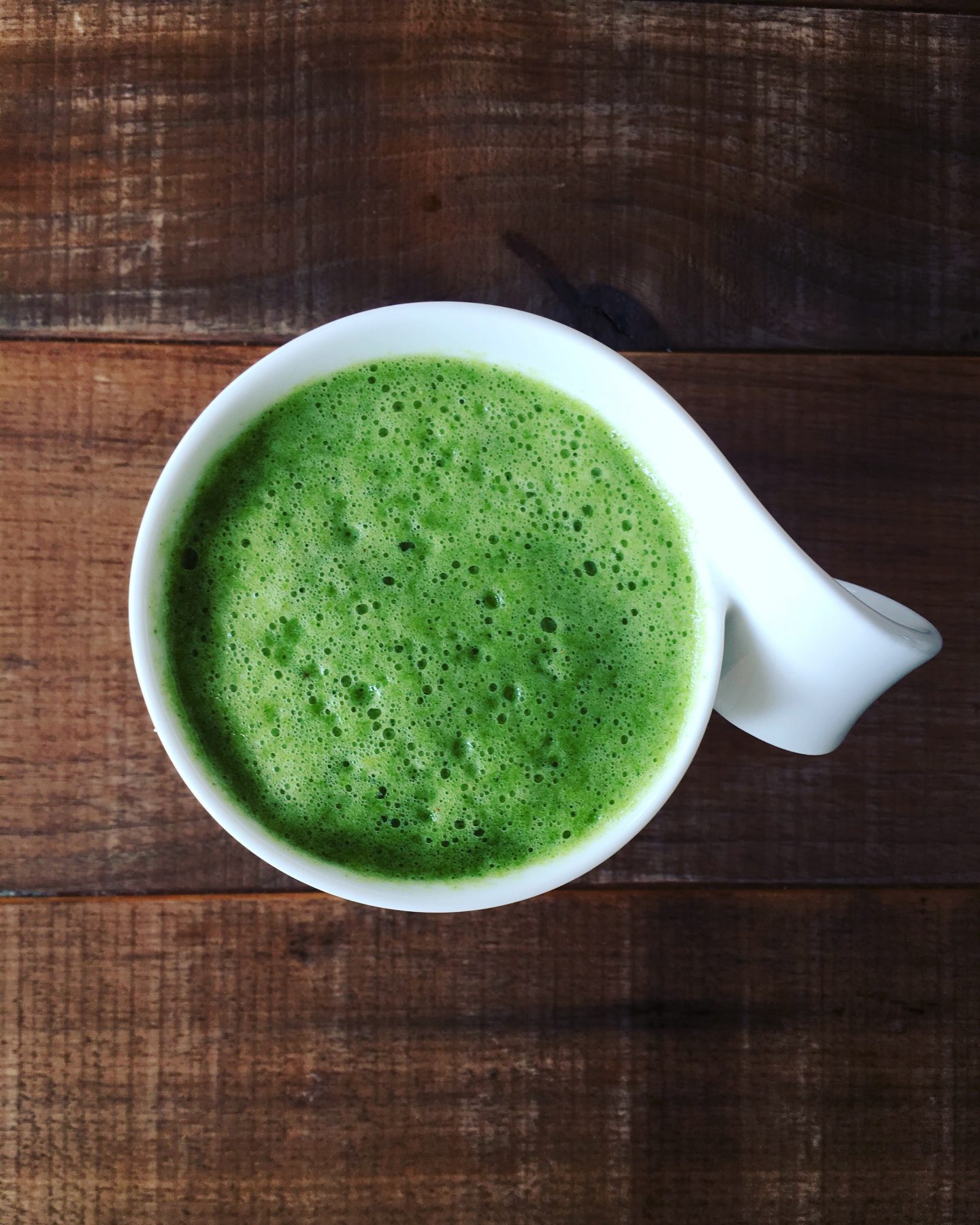 Green Smoothie – Kräuterliebe trifft Zitrone