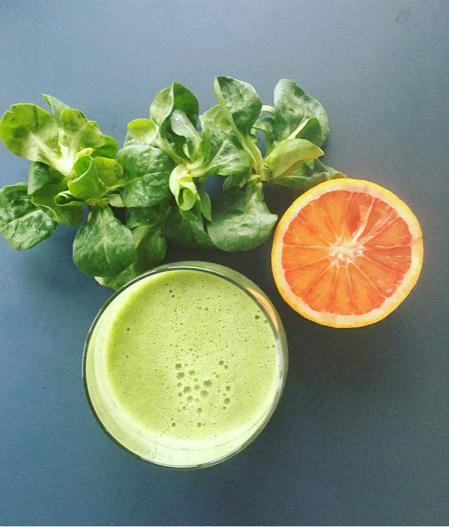 Get Ready – Green Smoothie mit Feldsalat und Blutorange