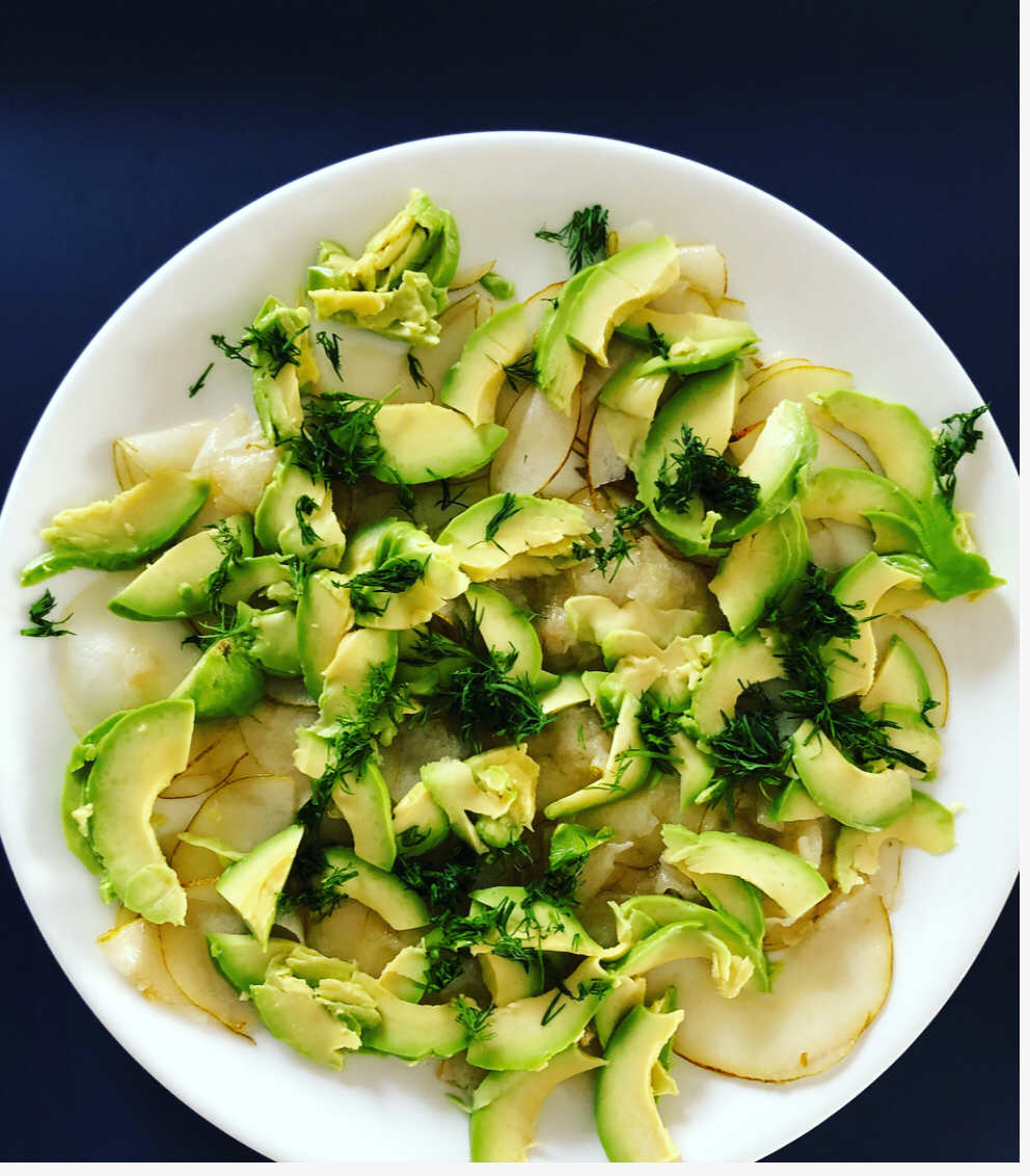 Avocado Birnen Carpaccio mit Zitronen Dill Dressing